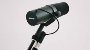 Which Dyson hair dryers have stands?