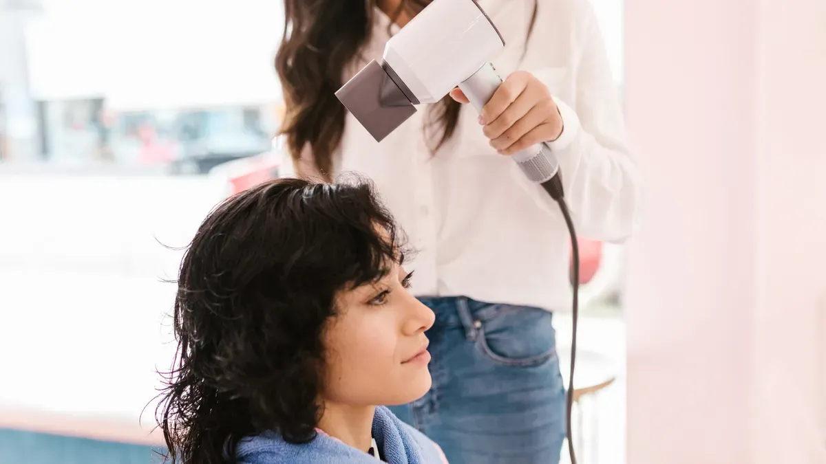 Which is better, the Dyson hair dryer or the Lange hair dryer? 3 Suitability for Different Hair Types: Dyson Hair Dryer vs. L’ange Hair Dryer